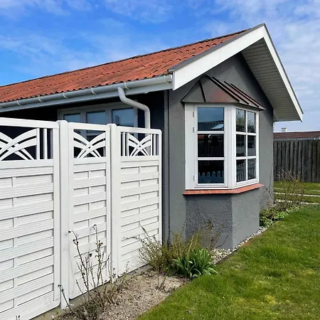 Nur 80 Meter Vom Wasser Entfernt Ferienhaus *
