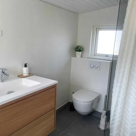 Nur 80 Meter Vom Wasser Entfernt Ferienhaus *