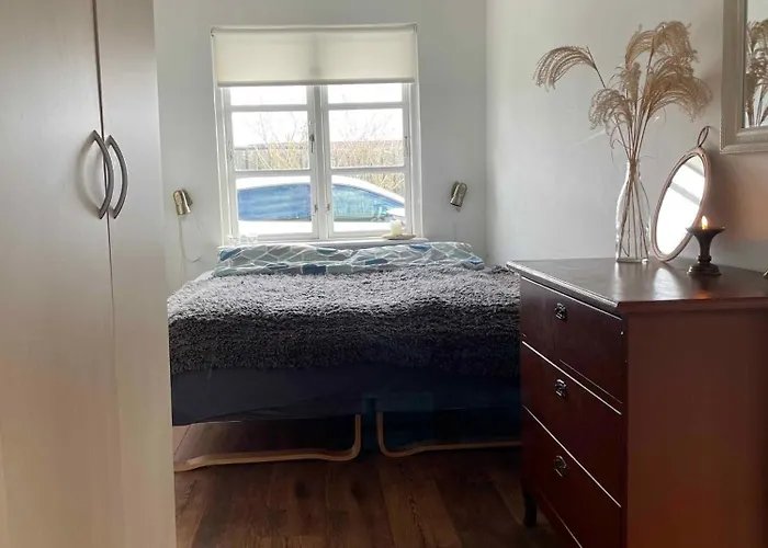 Lovely 80 M From The Water *